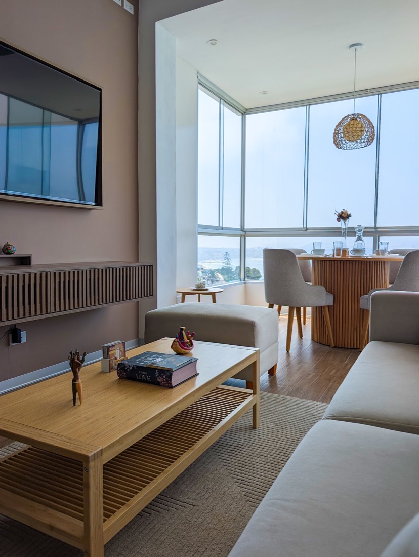 Living room lounge with the Pacific beyond